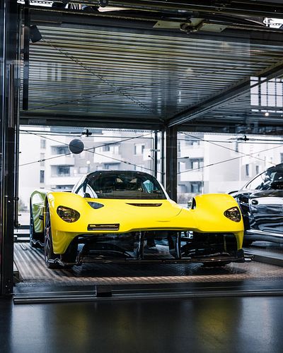 Even though it was tucked away behind glass, I wanted to share these shots with you 🤙🏼 Luckily you can’t see the glass that m...