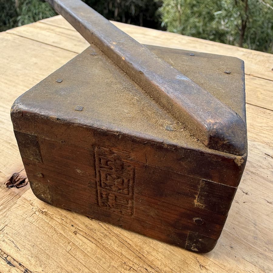 🎎 Antique Japanese Wooden Masu Scoop with Handle – Early Showa to Taisho Era Merchant Tool product image (10)