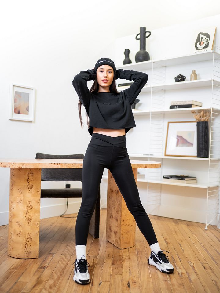 Fleece Crop Sweater (Black) product image (2)