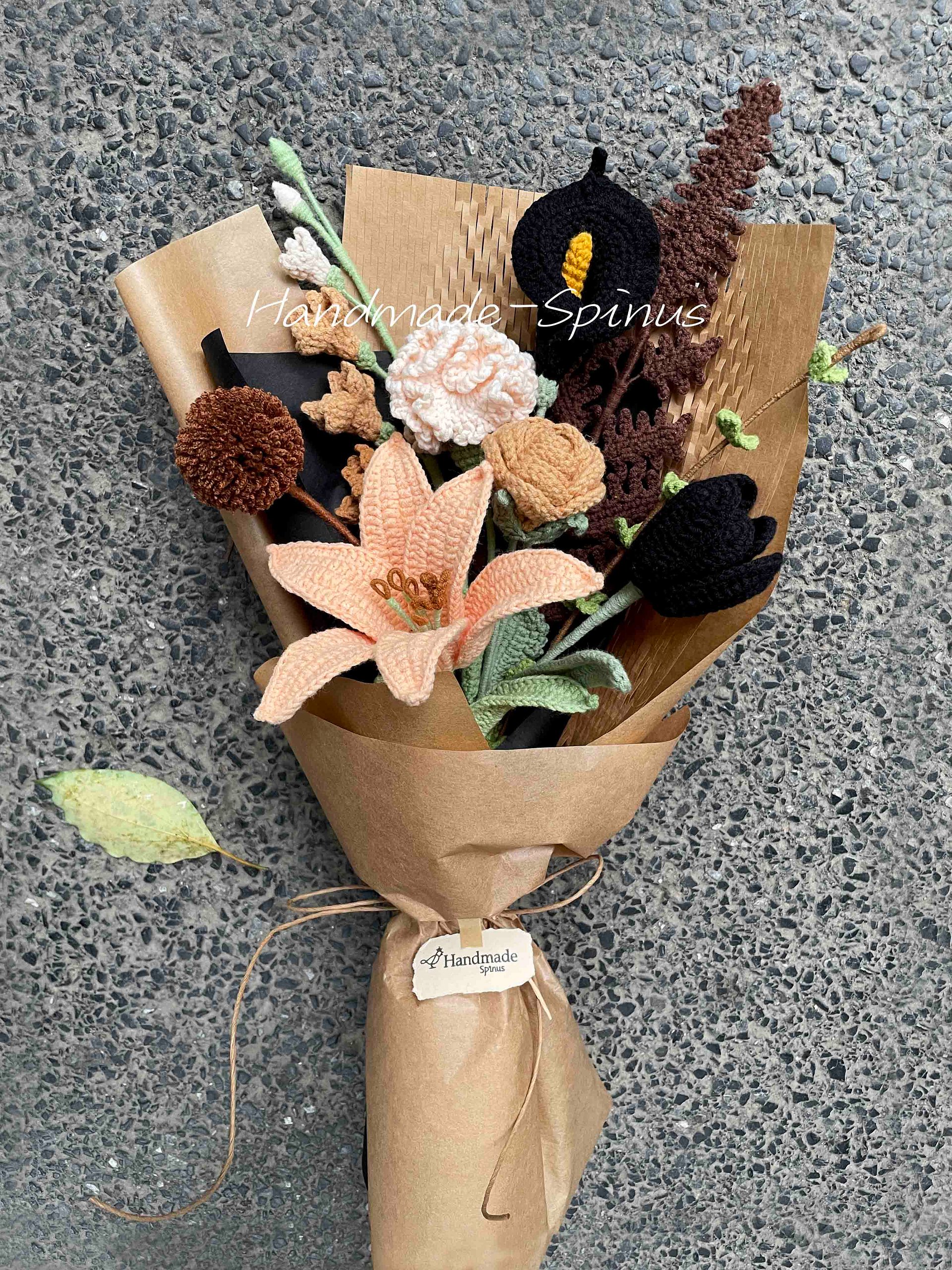 Autumn Leaves Kiss Crochet Knit Bouquet product image (4)