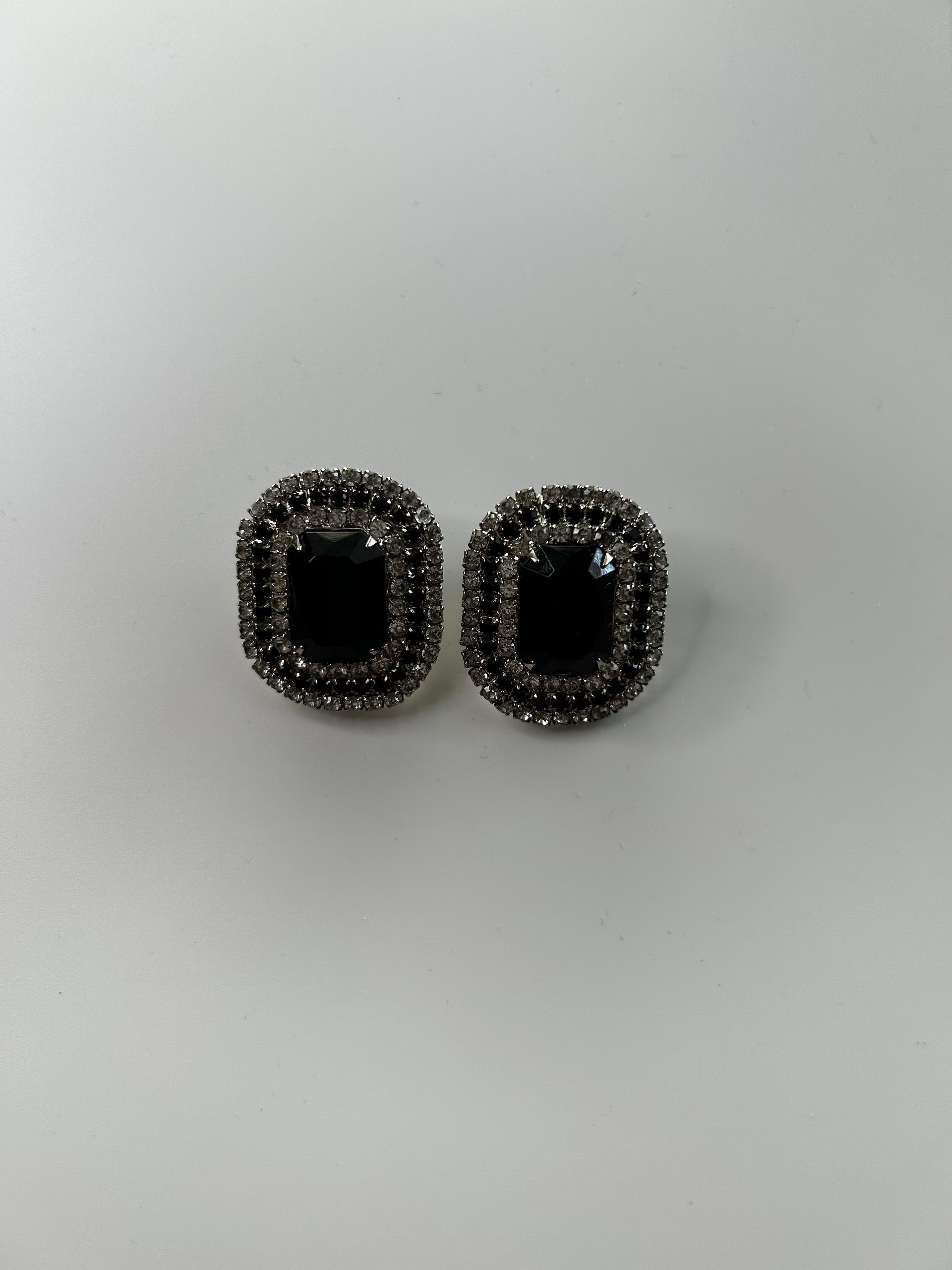 Vintage Silver Tone Crystal Black Clear Rhinestones Clip On Earrings product image (2)