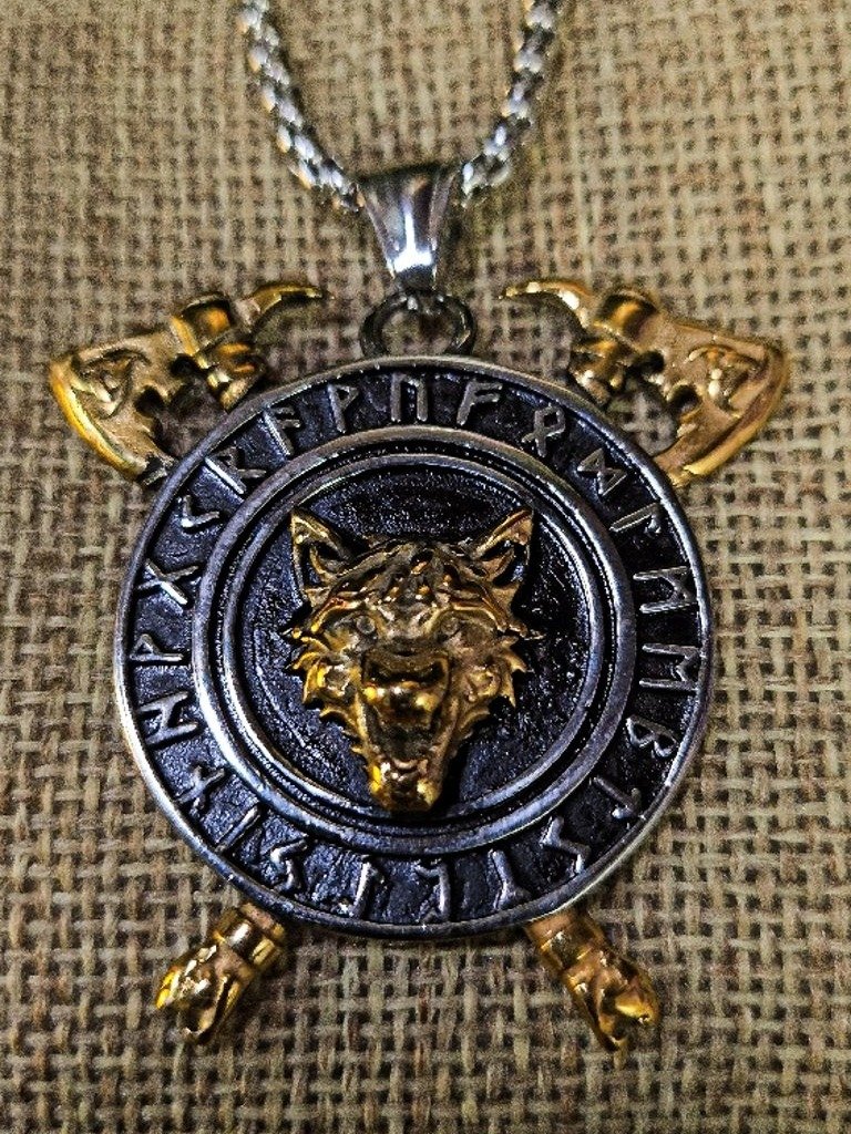 The Armored Kingdom Savage Sigil of the North Wolf Necklace product image (2)