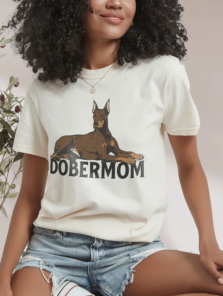 Dobermom T-Shirt of a Doberman (Red) | Funny T-Shirt for Doberman Moms product image (1)