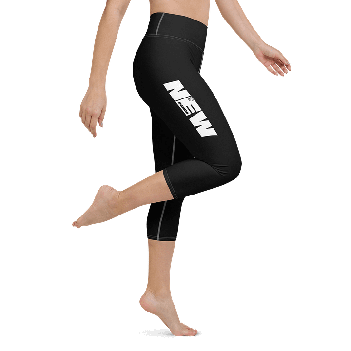 new PANDA 90s Capri Yoga Leggings product image (1)