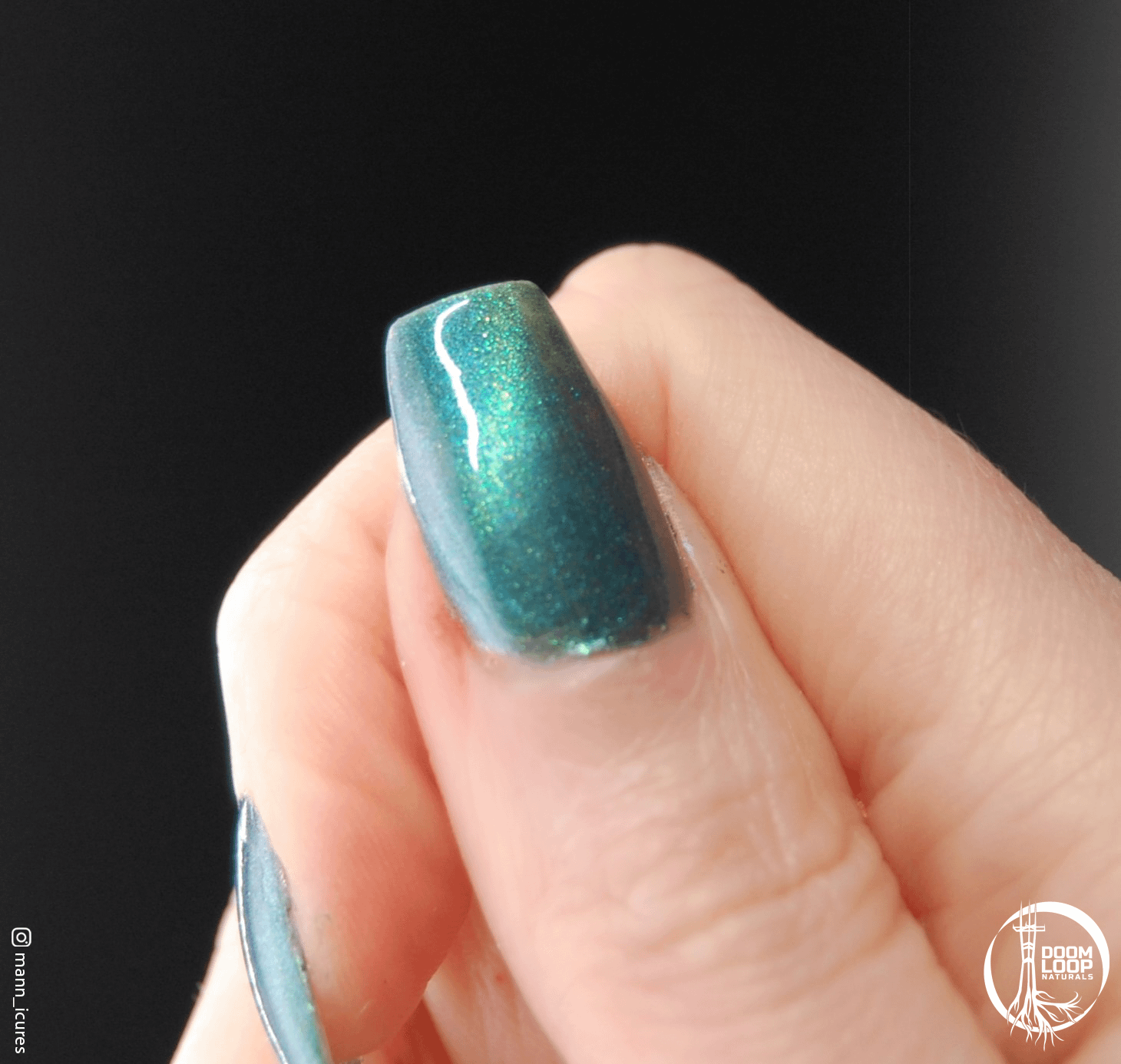 NO MOTHER IT'S JUST THE NORTHERN LIGHTS - Teal and Blue Green Magnetic Nail Polish product image (9)