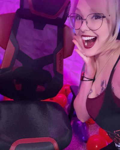 I LOVE IT SO MUCH!!!! 🥹😭🥹

I couldn’t be more grateful!
Thank you to @_kira_lovey and the #ForeverSquad!!! 

I LOVE YOU GUYS ...