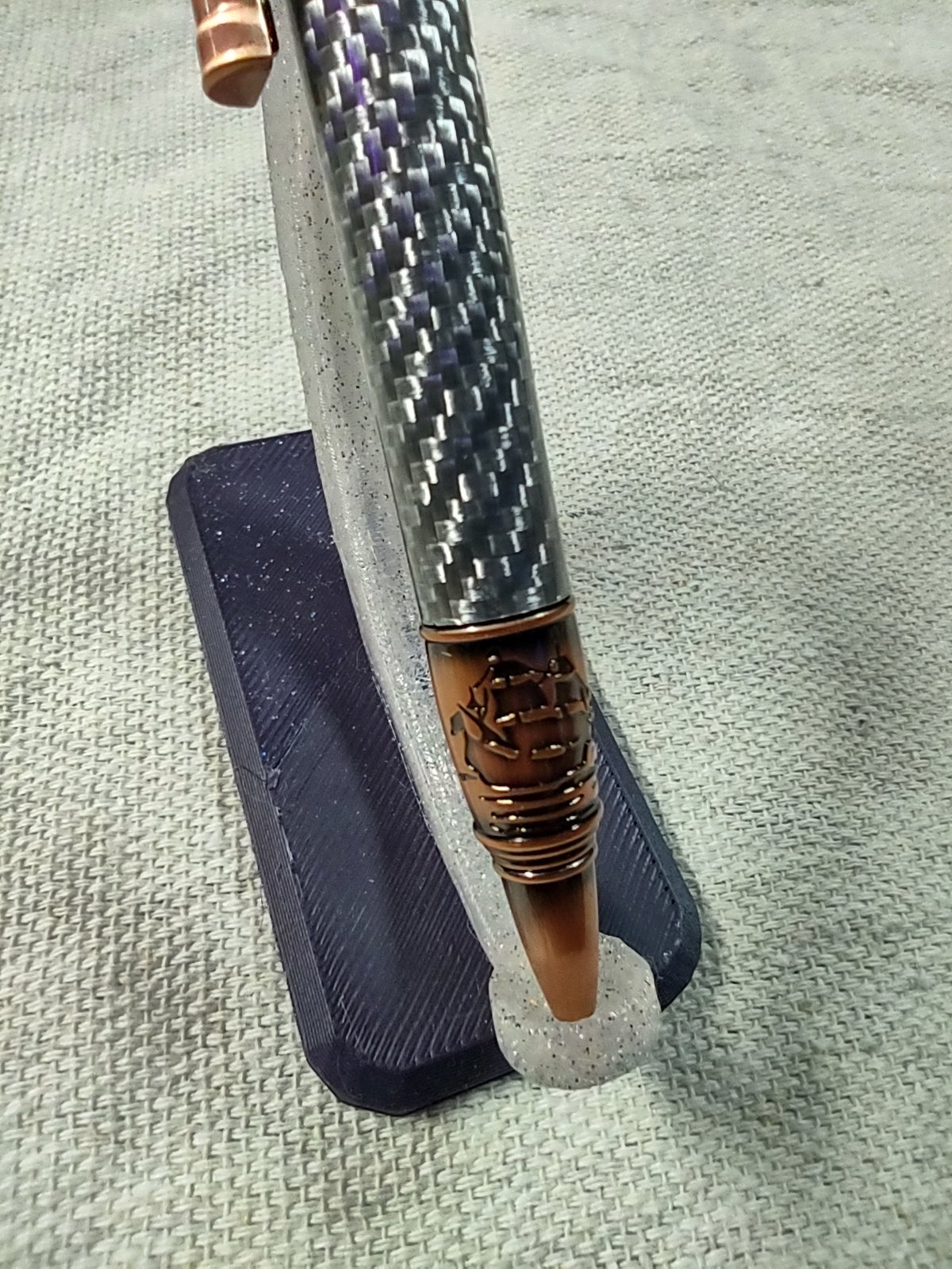 Lighthouse Glow: LED Illuminated Pen with Nautical Design & Carbon Fiber Body - RBLHOUSE1 product image (4)