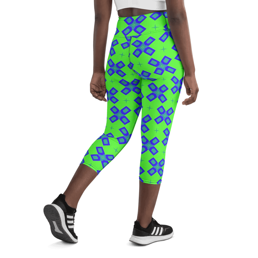 Geometric Groove Capri Leggings product image (8)