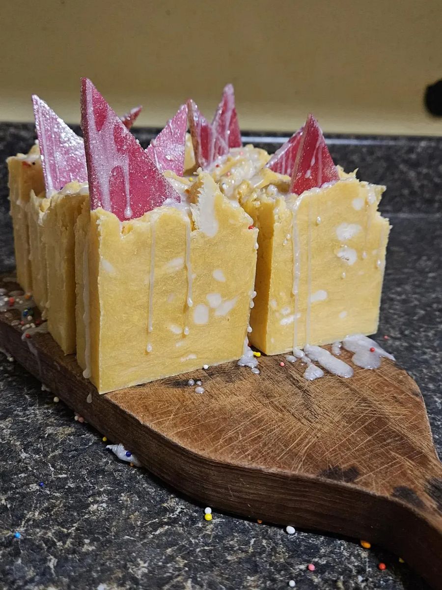 Lemon Cake - Sweet, Lemony and Warm product image (3)