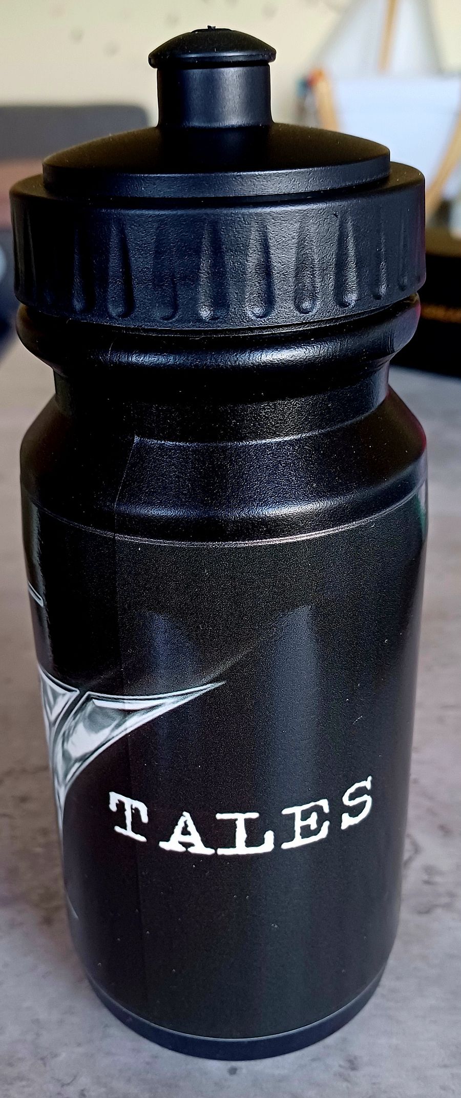 URBAN TALES PLASTIC WATER BOTLE product image (2)