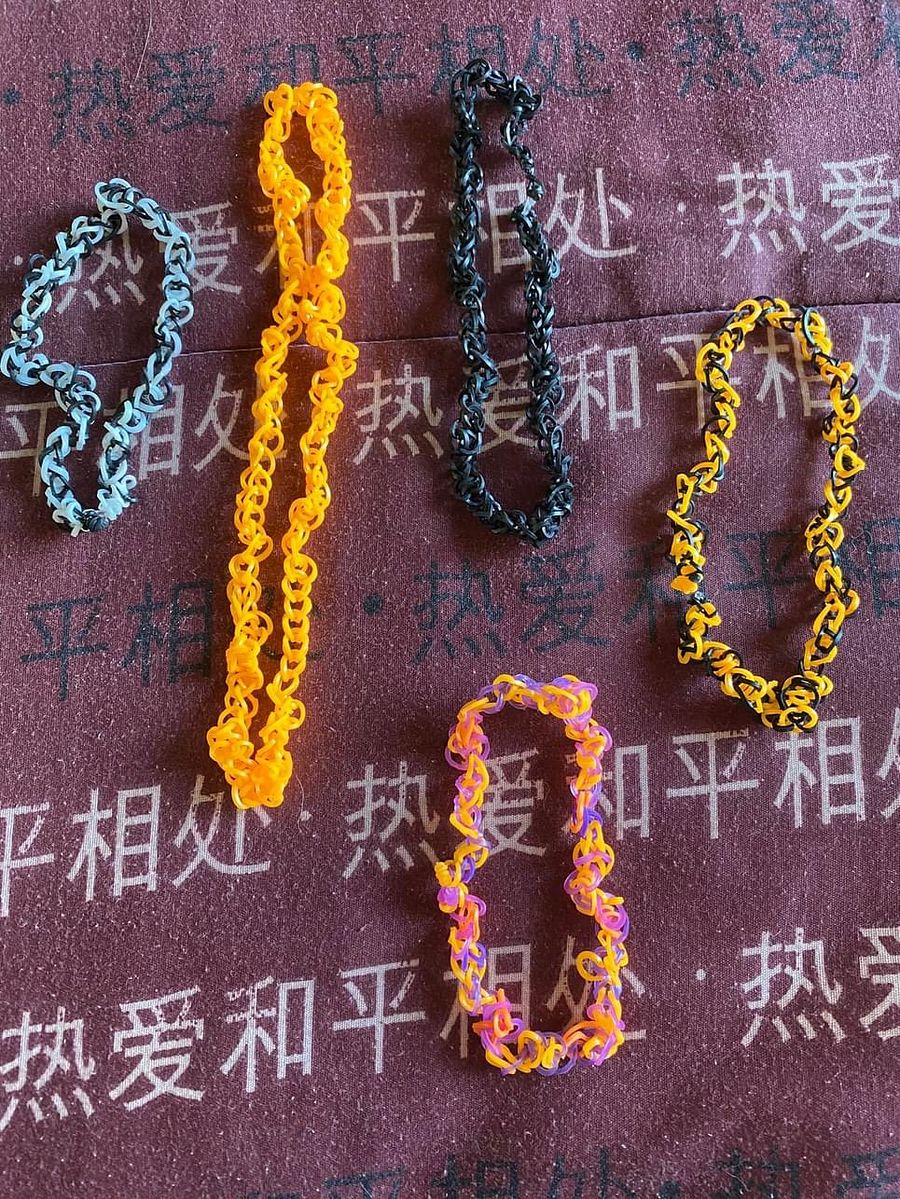 Loom Band Necklace (ONLY AVAILABLE IN SOUTH AFRICA/NO SHIPPING) product image (3)