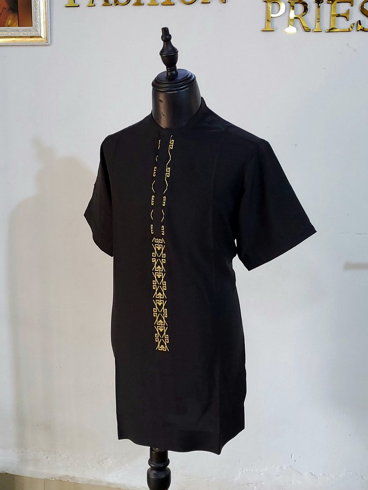 A BLACK SENATOR OUTFIT WITH MONOGRAM product image (2)