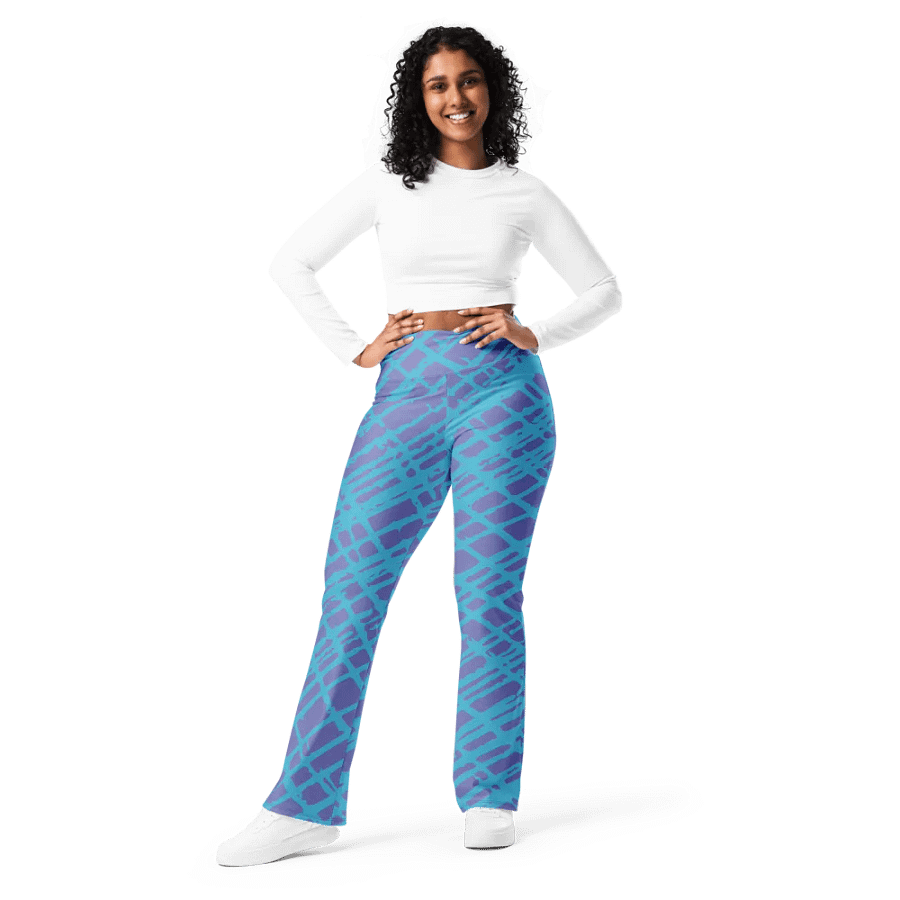Mesh Mirage Flare Leggings product image (8)