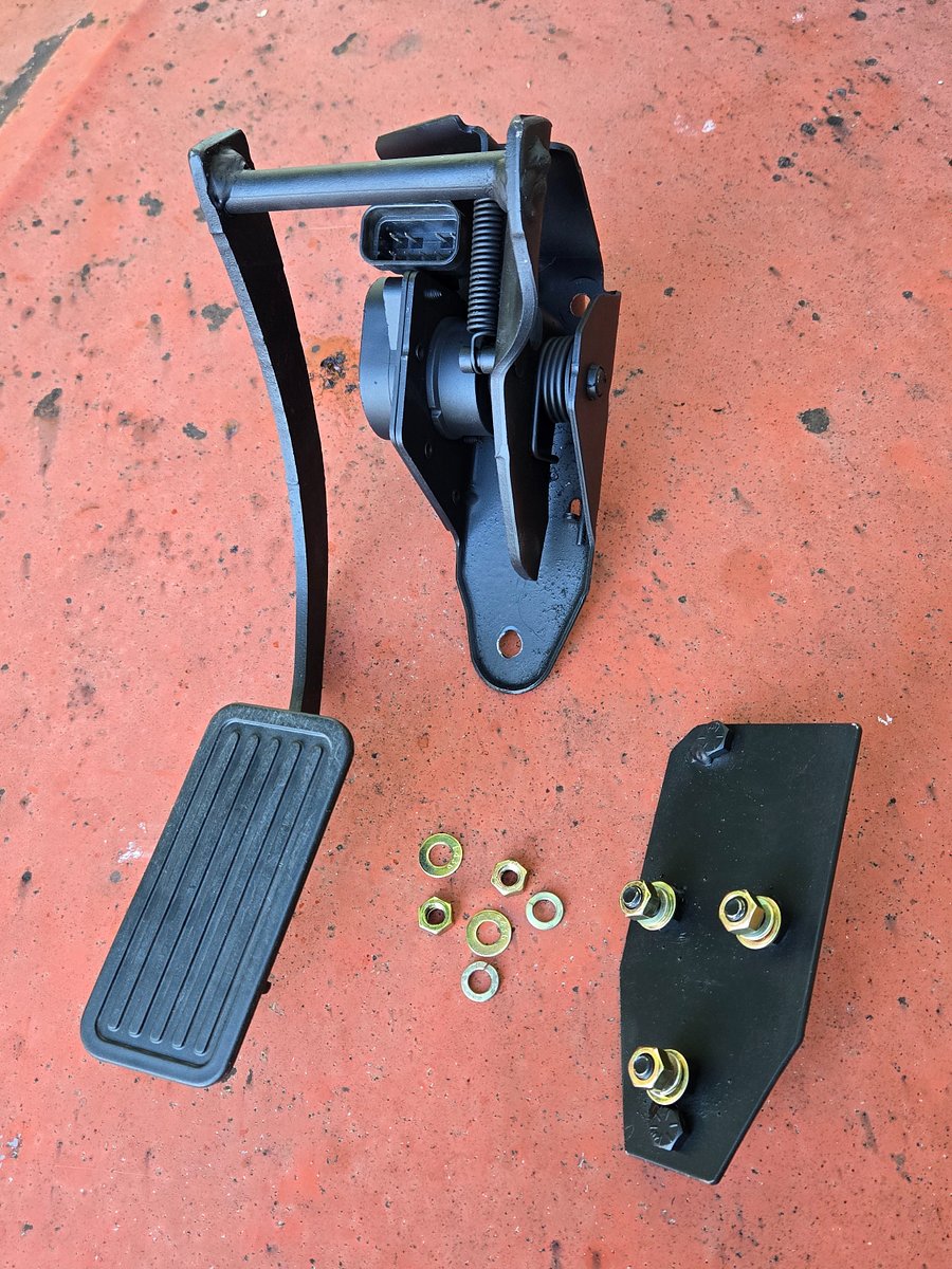 UTX Squarebody DBW LS Swap Accelerator Pedals product image (4)