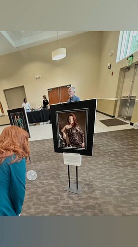 Our Redhead Planet founder @sarah_pettycrew_kania was part of a 40 women over 40 Timeless Beauty project by @saiphotography09...