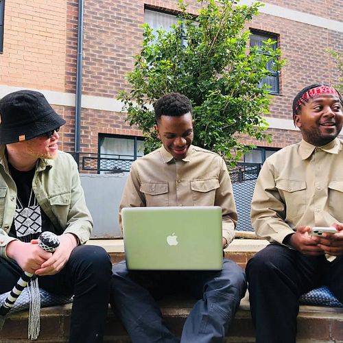 New episode for Xhosa HipHop out NOW.

This episode is featuring @flashikumkani_tco & @gxarha_sa

YouTube: xhosahiphop
Facebo...