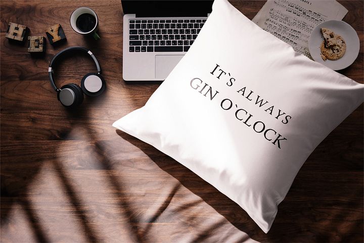 It s Gin O Clock Funny Quote Premium Pillow / HAPPY HOUR - Gin Zeit Premium Kissen product image (2)