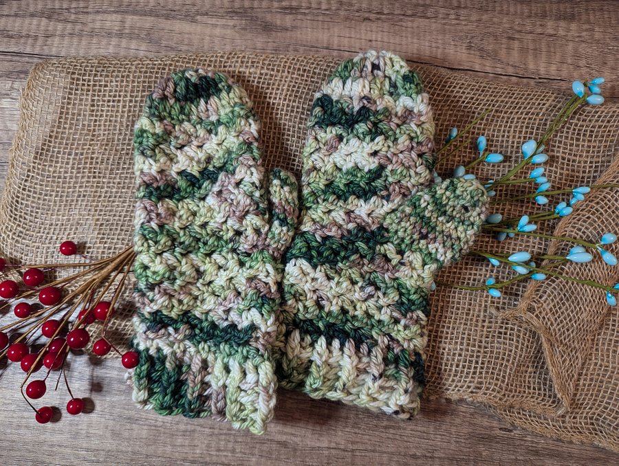 Market Spotlight Mittens - Green Varigated product image (1)