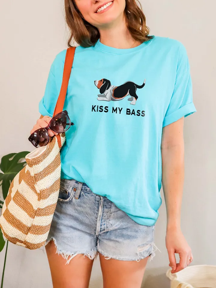 Kiss My Bass T-Shirt(Embroidered) of a Basset Hound(Tricolor 2) product image (2)