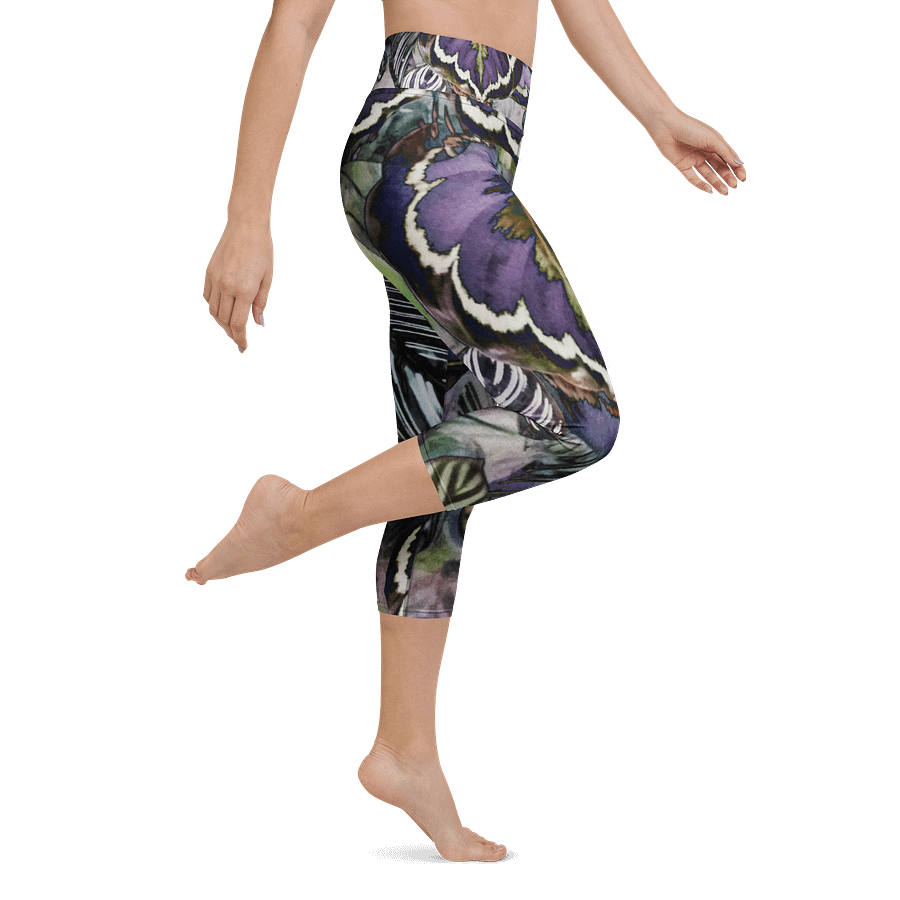 Purple Leaves Capri Leggings product image (1)