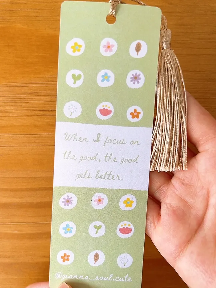 Focus on the good | Glitter Affirmation Bookmark product image (2)