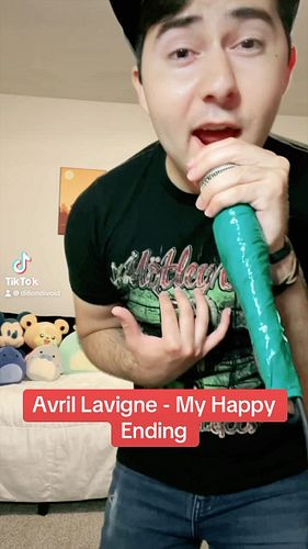 #avrillavigne #myhappyending #music #emo #alt #altmusic #tiktok #trendingreels