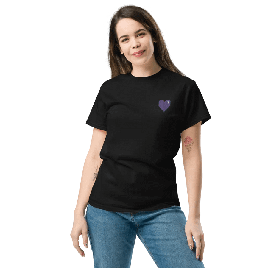 HollyRex Embroidered Pixel Heart Tee product image (8)