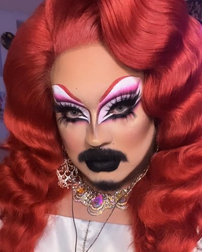 Hi instagram im alive! I’m trying to get better about posting on here so enjoy a look from not too long ago <3 

Hair by @mis...