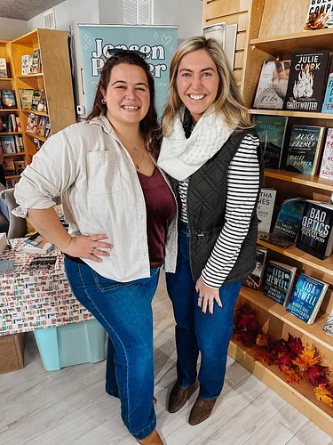 I had soooooo much fun today at @turnthepagewestfield!! Thank you to everyone who stopped by to chat and grab a book 🫶🏽 I lov...