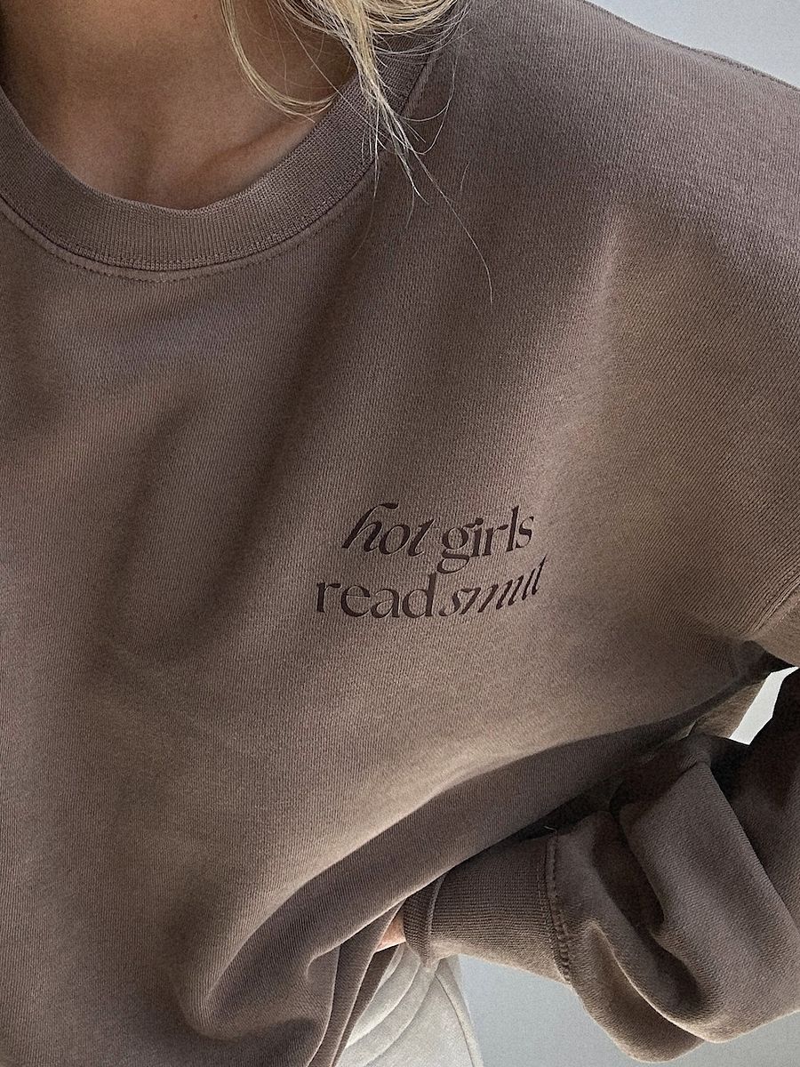 Hot Girls Read Smut Crewneck product image (9)