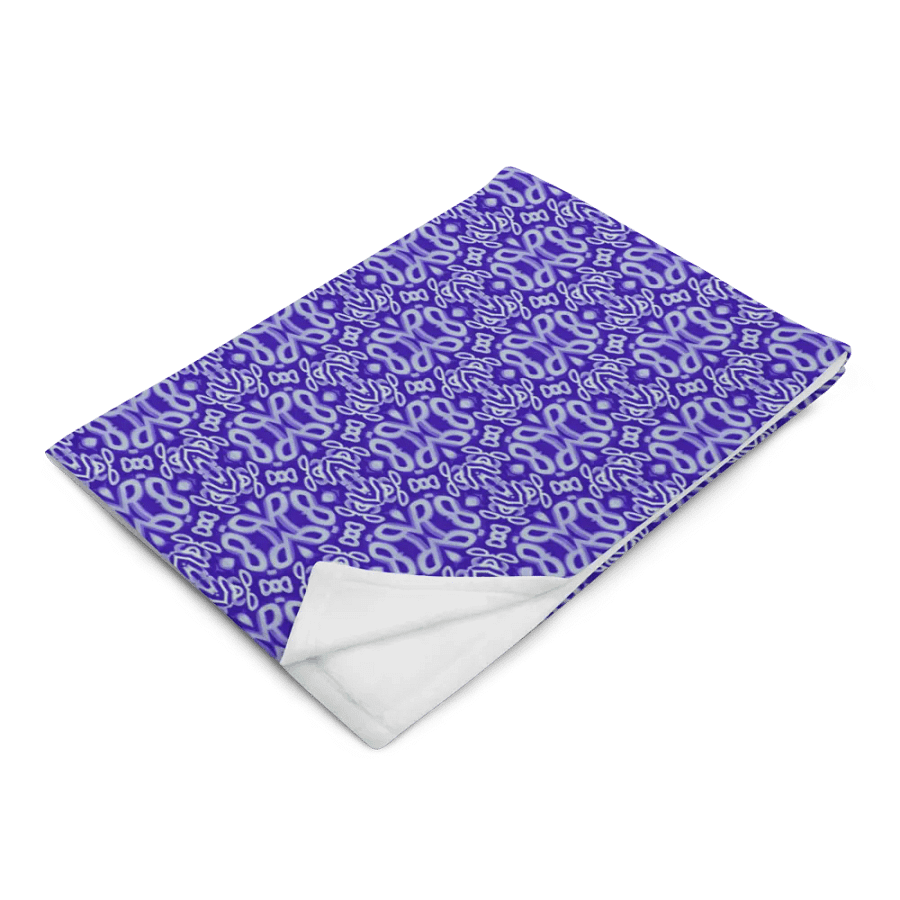 Elegant Purple & White Seamless Patterned Throw Blanket product image (4)