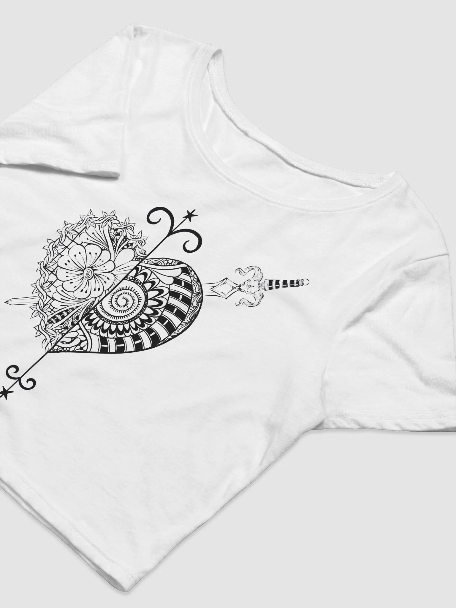 Crop top blanc avec le vèvè d’Erzulie Dantor product image (6)