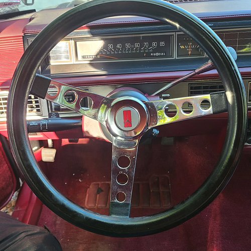Horn button for the temperary steering wheel came in! This was actually harder to track down than i would have thought.