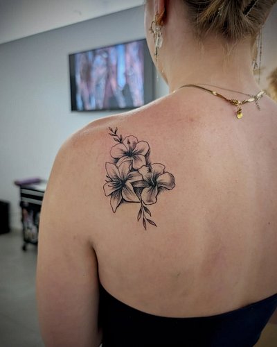 fLoraL 

for victoriaa_jensen thank you 

#floral #floraltattoo #girltattoo #flowertattoo #tattoo #ink #tattoodesign #tattooa...