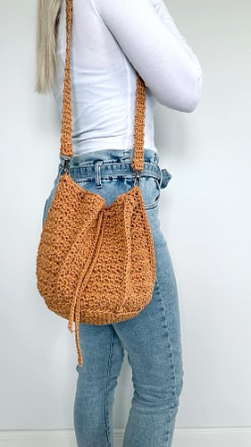 Did you see my new pattern? 👜 Comment ‘pattern’ and I’ll send you the link! This is the version without leather straps, just ...