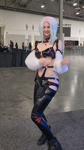 instant friends🥰💛
@szrflw #cosplayer #cosplay #cyberpunkcosplay #cosplaygirls #cyberpunkedgerunners