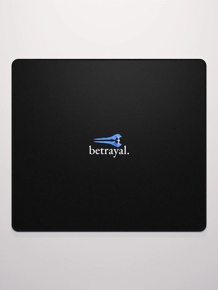 Betrayal Gaming Mouse Mat - Halo-Inspired Desk Accessory product image (3)
