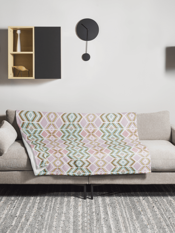 FESTIVE DIAMOND THROW BLANKET product image (3)