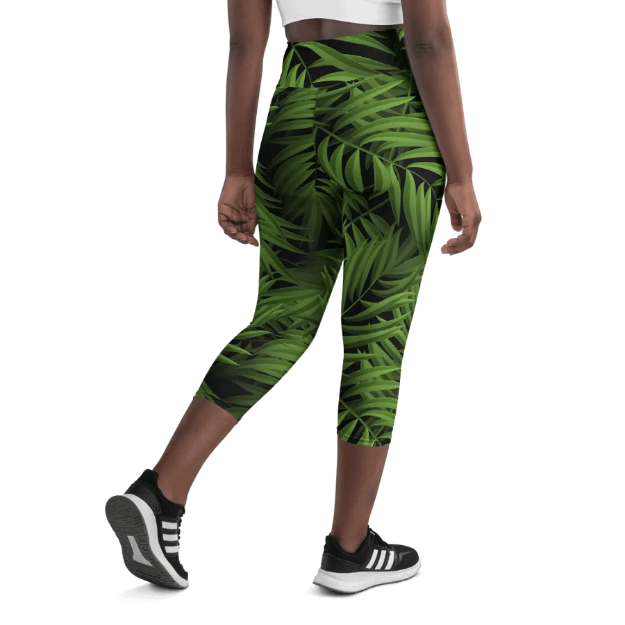 Tropical Palm Allure Capri Leggings product image (8)