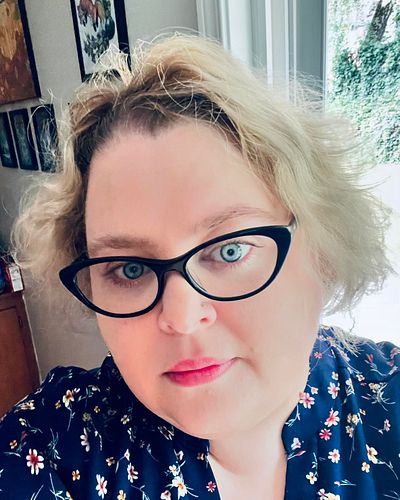 Donor meeting today! Rockin’ the blond again!