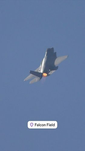 F-35 Demo team putting on a show! @rhinodemoteam @atlantaairshow@airwaysmag #airwaysmag
#airwaysmagazine #f35 #airshow #airsh...