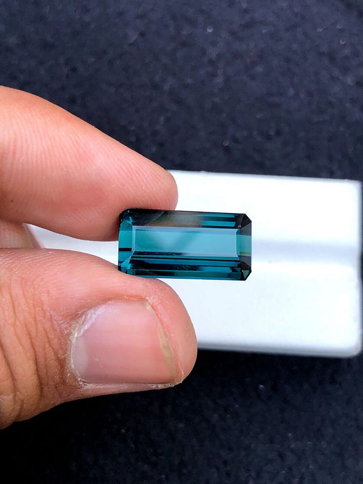 EYE CLEAN INDICOLITE NEON BLUE NAVYA BLUE TOURMALINE FOR MEN'S RING, 8 CRT product image (1)