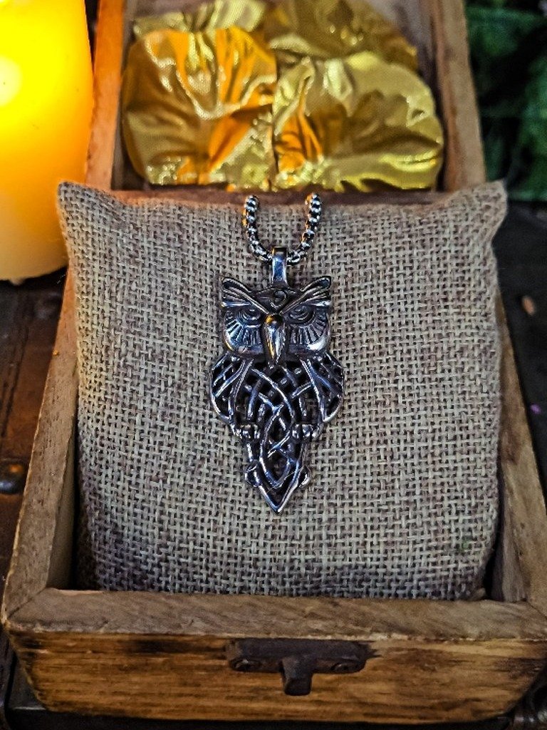 The Armored Kingdom Owl of the Realm Necklace product image (4)