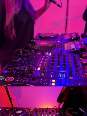 Double drop mayhem with 1991 & ROVA - Hijack and Avile - Criminal 🚨 No escape from this energy 💥 @Neuroheadz  @1991music  #DrumAndBass #DoubleDrop #1991 #ROVA #Avile #Hijack #Criminal #Neuroheadz #DnBMix #BassFace #DJ #1991music #DNB 