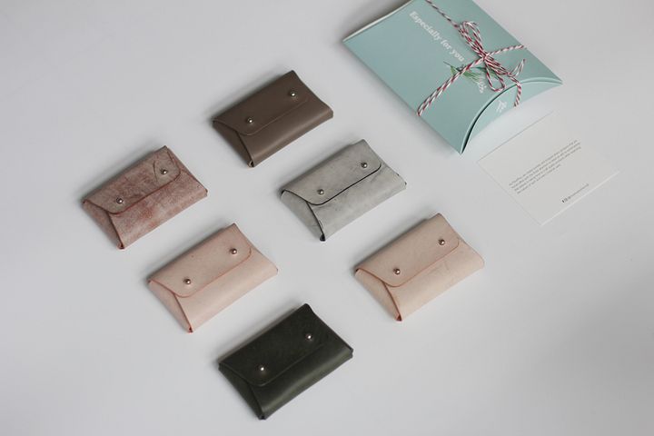 Christmas Gift Vegetable Tanned Leather Cardholder Gift Box product image (2)