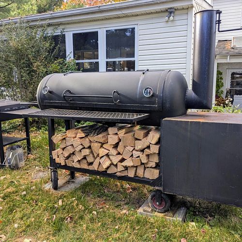 Wood delivery!  Plenty of oak for smoking and the fireplace! #offset #offsetsmoker #stickburner #smoking #bbq #oak #reverseflow