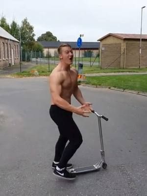 did I land it or no? xP#scootering #bodybuilding #worldsfirst