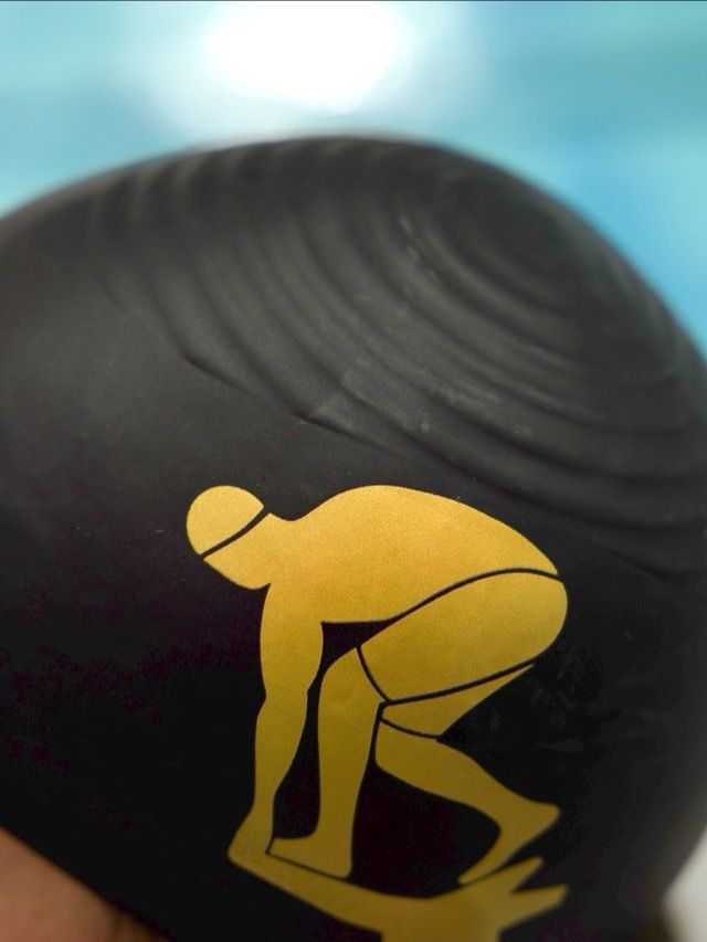 arena x TheSwimsuitGuy Aquaforce Wave Race Cap- Black & Gol product image (4)