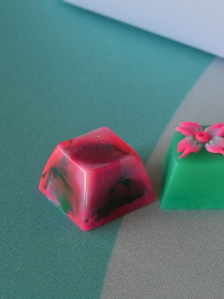Swirl SA R3 Keycaps product image (2)