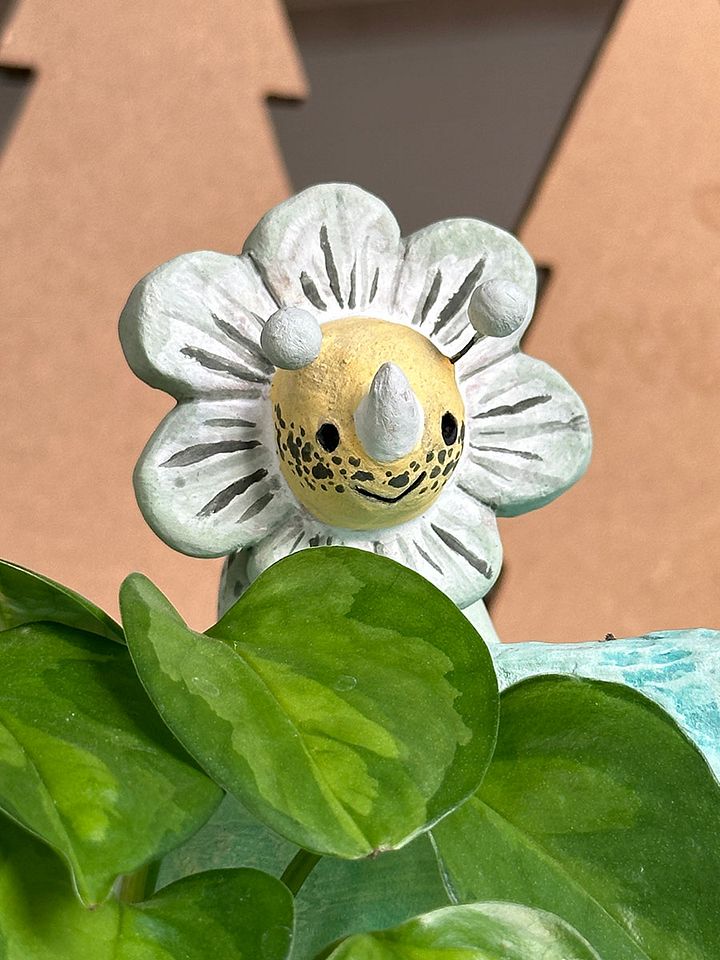 Spring Burst Ceratopsid Ceramic Spill product image (1)